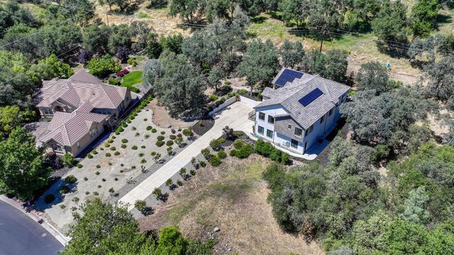 720 Deerbrooke Trl, Auburn, CA 95603