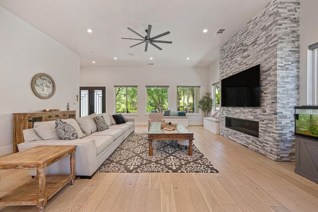 720 Deerbrooke Trl, Auburn, CA 95603