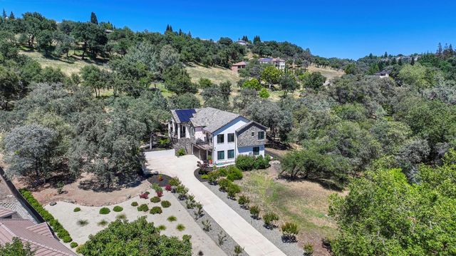 720 Deerbrooke Trl, Auburn, CA 95603