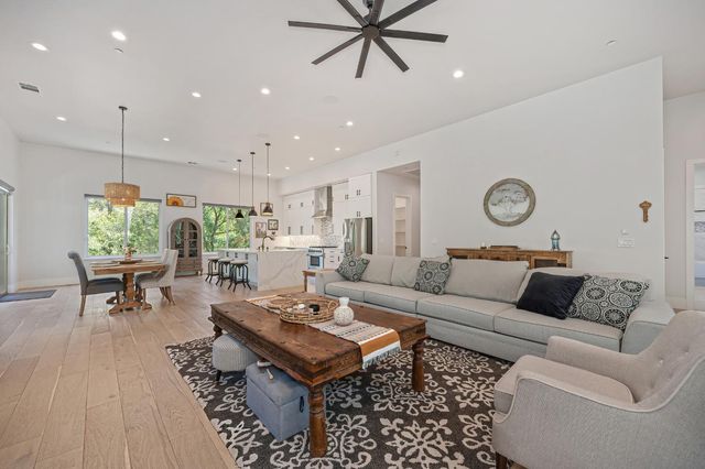 720 Deerbrooke Trl, Auburn, CA 95603
