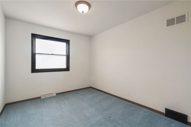 1632 Elaine Drive NW, Cedar Rapids, IA 52405