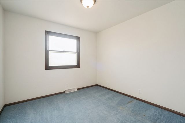 1632 Elaine Drive NW, Cedar Rapids, IA 52405