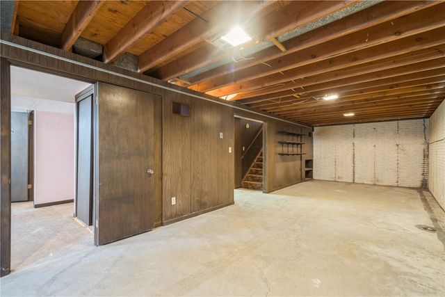 1632 Elaine Drive NW, Cedar Rapids, IA 52405