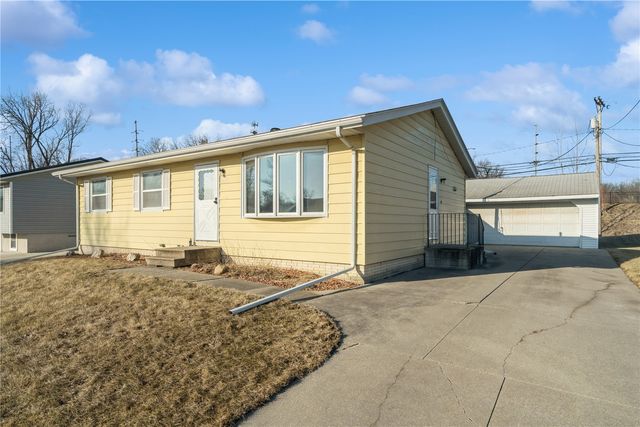 1632 Elaine Drive NW, Cedar Rapids, IA 52405