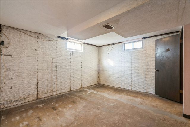 1632 Elaine Drive NW, Cedar Rapids, IA 52405