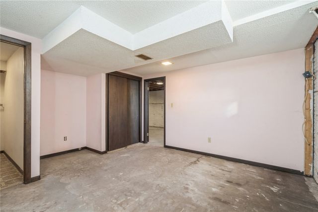 1632 Elaine Drive NW, Cedar Rapids, IA 52405