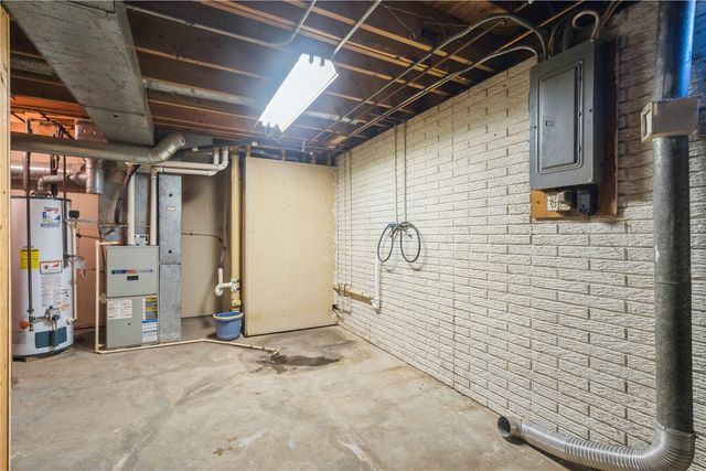 1632 Elaine Drive NW, Cedar Rapids, IA 52405