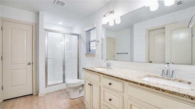 114 Lion Drive, Gravette, AR 72736