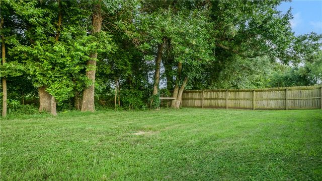 114 Lion Drive, Gravette, AR 72736