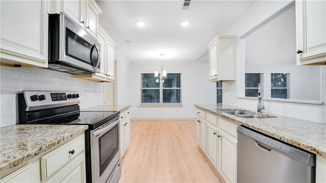 114 Lion Drive, Gravette, AR 72736