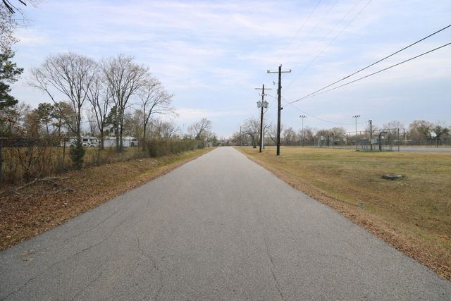 100 K Avenue, Conroe, TX 77301