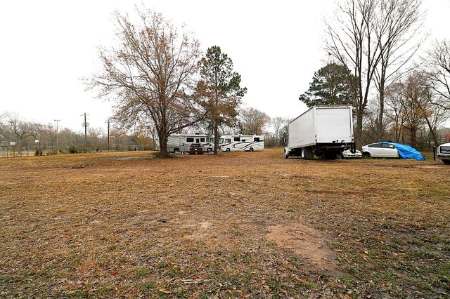 100 K Avenue, Conroe, TX 77301