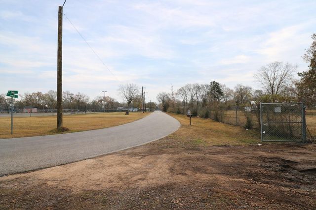 100 K Avenue, Conroe, TX 77301