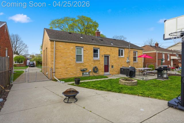 15246 Jonas Avenue, Allen Park, MI 48101