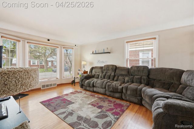 15246 Jonas Avenue, Allen Park, MI 48101