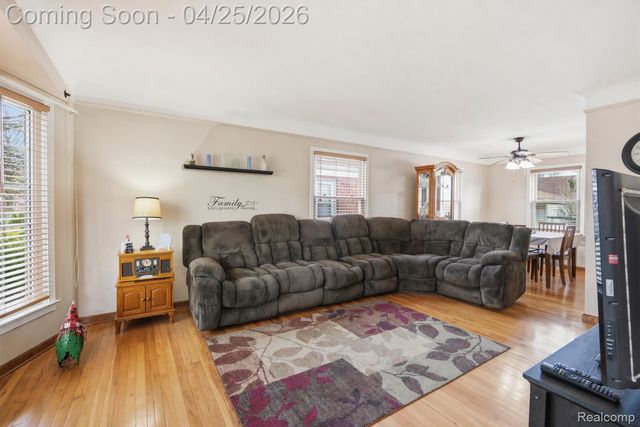 15246 Jonas Avenue, Allen Park, MI 48101