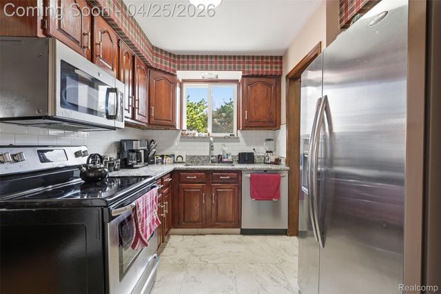 15246 Jonas Avenue, Allen Park, MI 48101