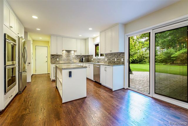 581 Woodway Court, Bloomfield Hills, MI 48302