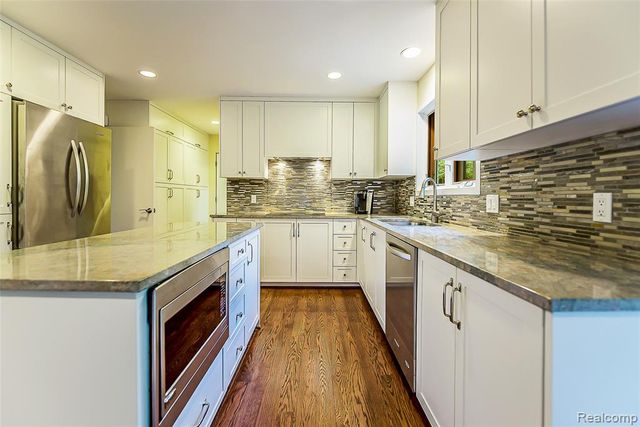 581 Woodway Court, Bloomfield Hills, MI 48302