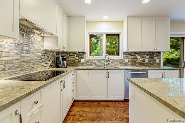 581 Woodway Court, Bloomfield Hills, MI 48302
