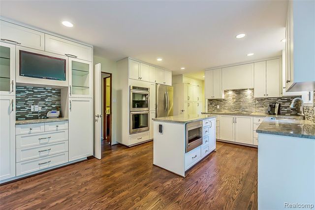 581 Woodway Court, Bloomfield Hills, MI 48302