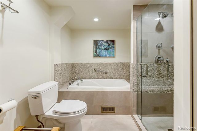 581 Woodway Court, Bloomfield Hills, MI 48302
