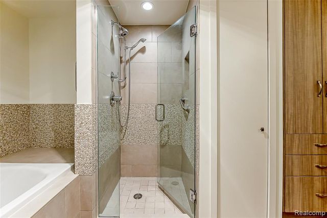 581 Woodway Court, Bloomfield Hills, MI 48302