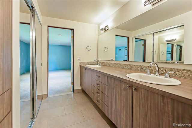 581 Woodway Court, Bloomfield Hills, MI 48302