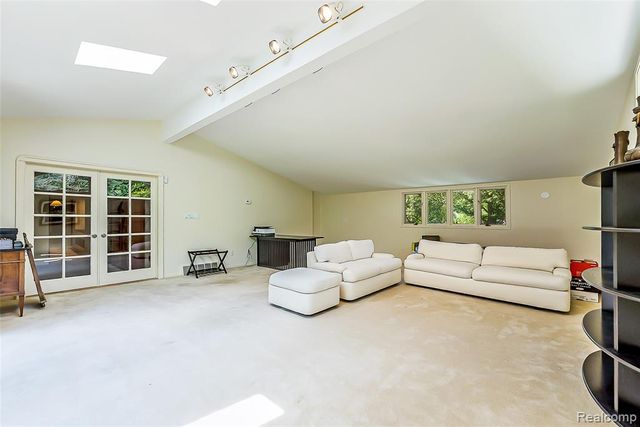 581 Woodway Court, Bloomfield Hills, MI 48302