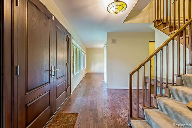 581 Woodway Court, Bloomfield Hills, MI 48302