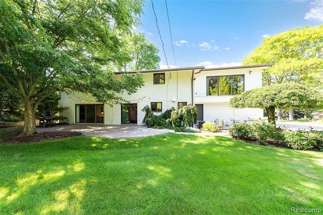 581 Woodway Court, Bloomfield Hills, MI 48302