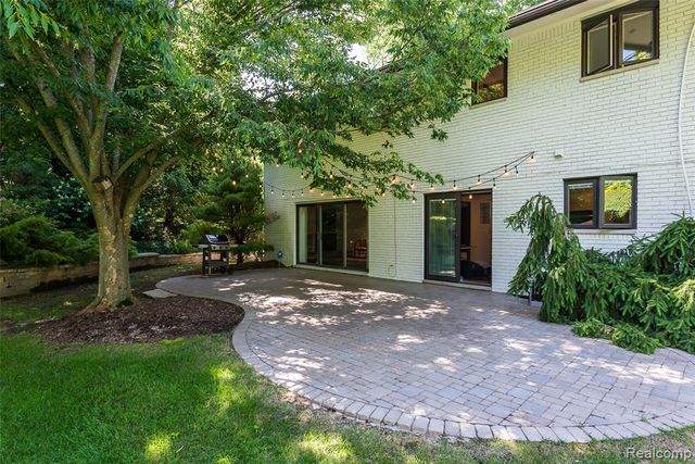 581 Woodway Court, Bloomfield Hills, MI 48302