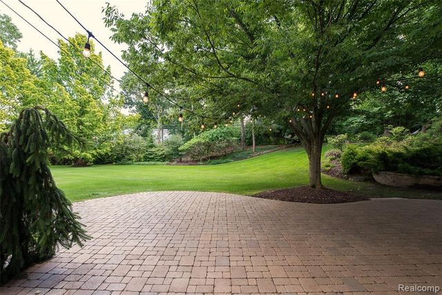 581 Woodway Court, Bloomfield Hills, MI 48302