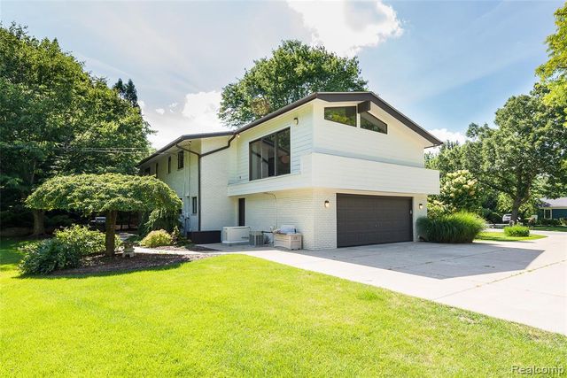 581 Woodway Court, Bloomfield Hills, MI 48302