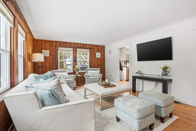 300 West Main Street, Hopkinton, MA 01748