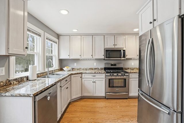 300 West Main Street, Hopkinton, MA 01748