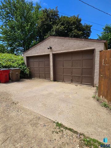 307 W Bailey St Street, Sioux Falls, SD 57104