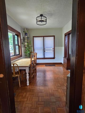 307 W Bailey St Street, Sioux Falls, SD 57104