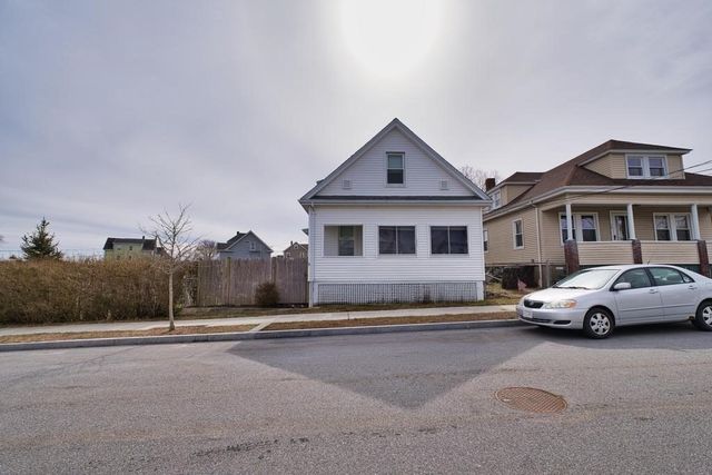 18 Bliss, Dartmouth, MA 02748