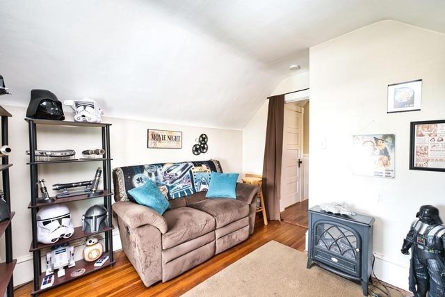 18 Bliss, Dartmouth, MA 02748