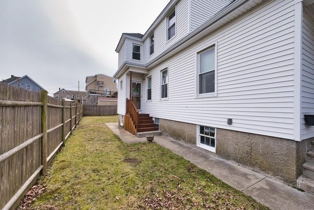 18 Bliss, Dartmouth, MA 02748