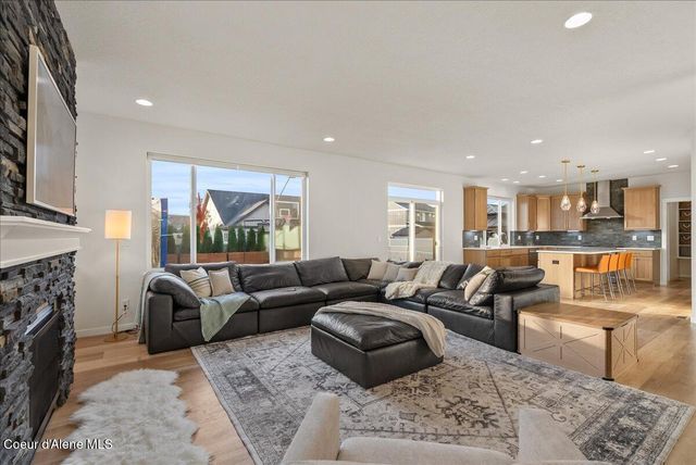 2023 W MOSELLE DR, Coeur D'alene, ID 83815