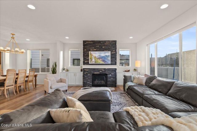 2023 W MOSELLE DR, Coeur D'alene, ID 83815