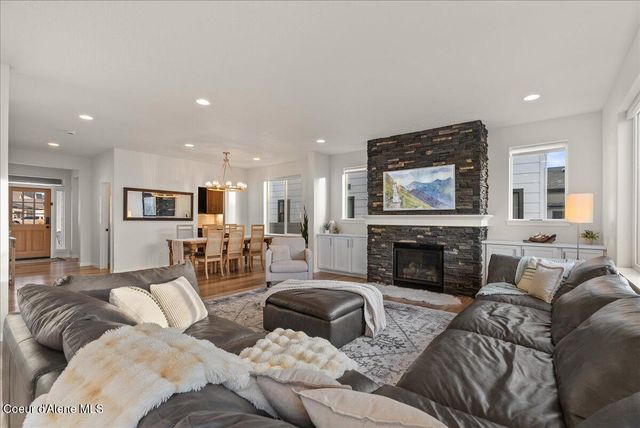 2023 W MOSELLE DR, Coeur D'alene, ID 83815