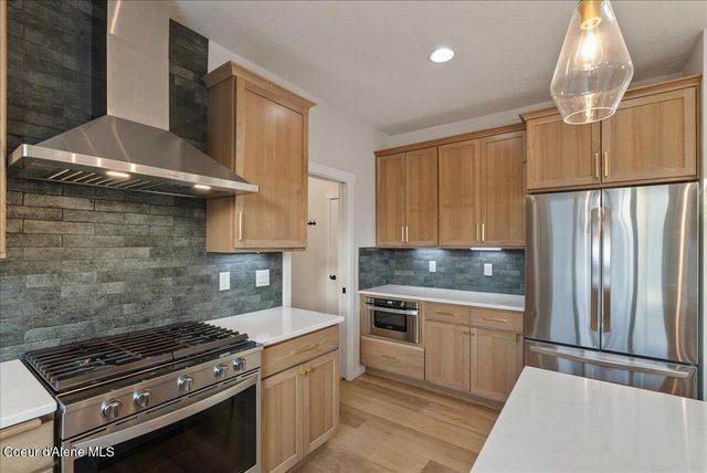 2023 W MOSELLE DR, Coeur D'alene, ID 83815