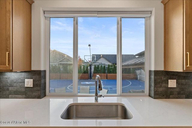 2023 W MOSELLE DR, Coeur D'alene, ID 83815