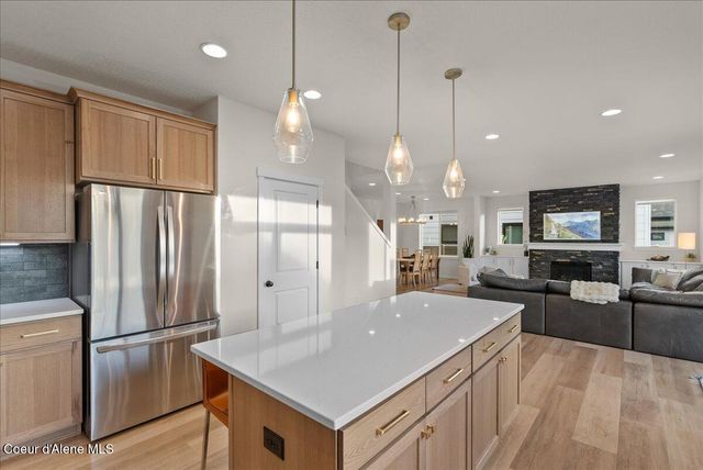 2023 W MOSELLE DR, Coeur D'alene, ID 83815