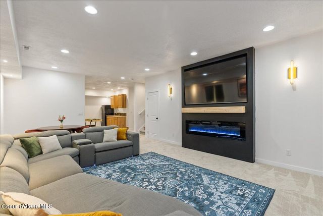 2023 W MOSELLE DR, Coeur D'alene, ID 83815