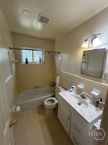 194 V F W Drive, Watkinsville, GA 30677