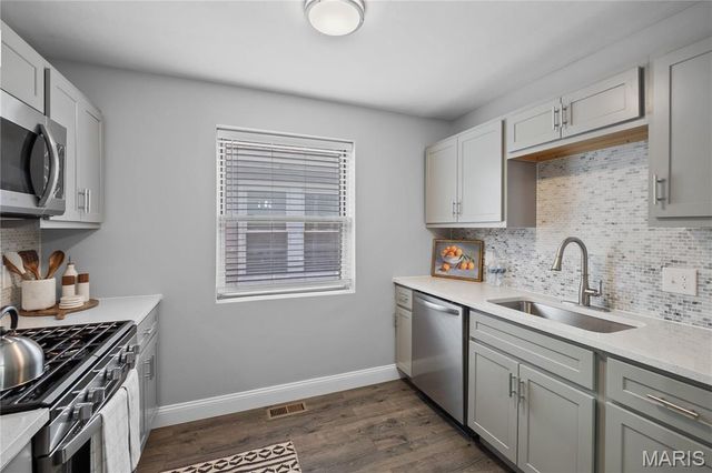 5203 SCHOLLMEYER, St Louis, MO 63109